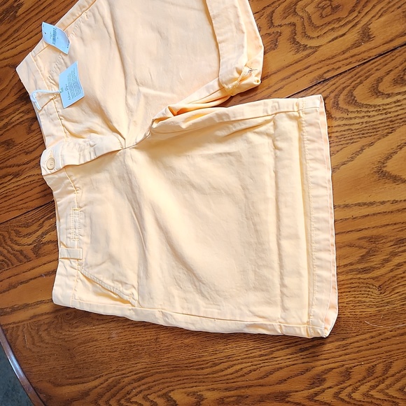 GAP Boyfriend Roll-Up Neon Dye Shorts - Picture 6 of 8